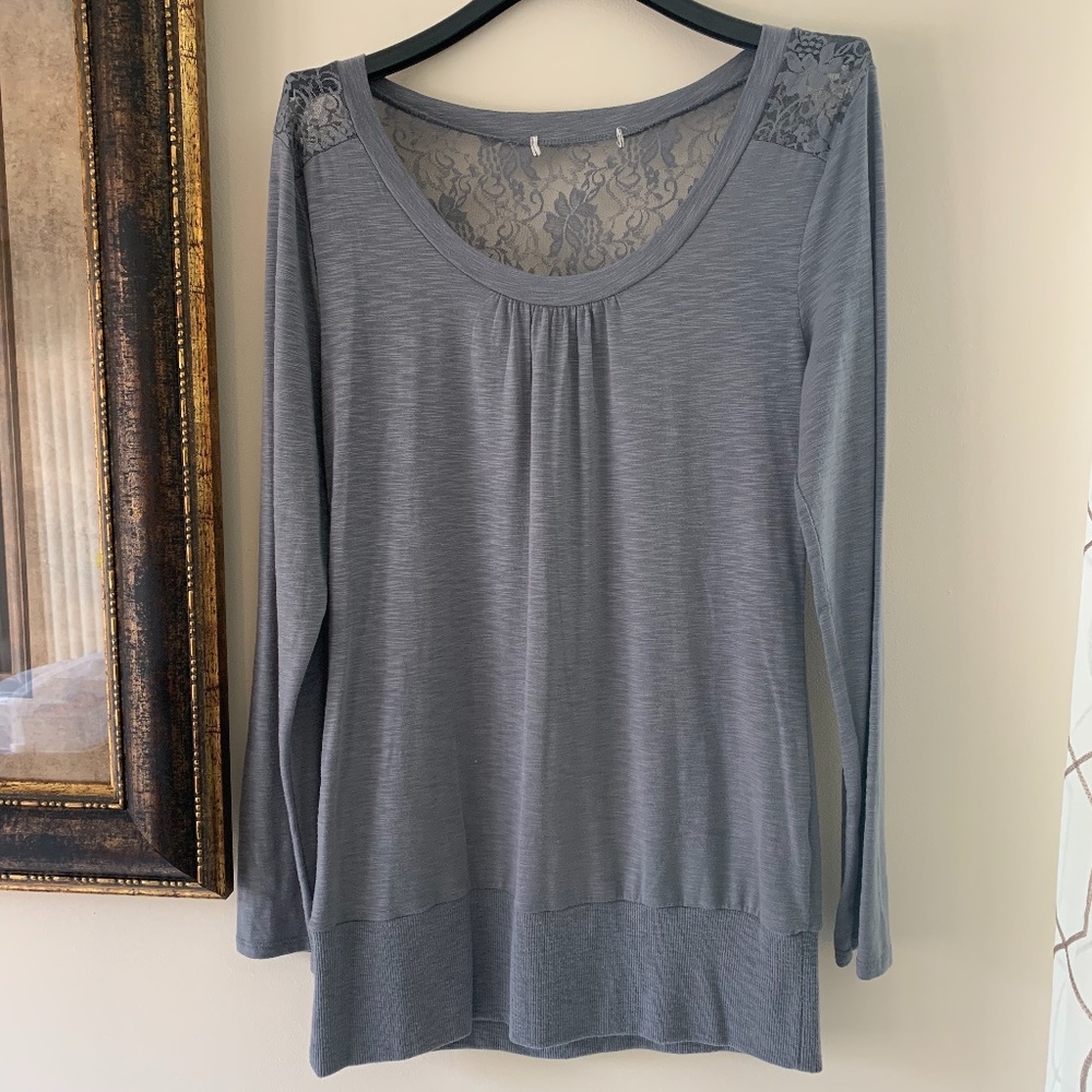 Women’s Gray Long-Sleeve Tunic with Floral Lace